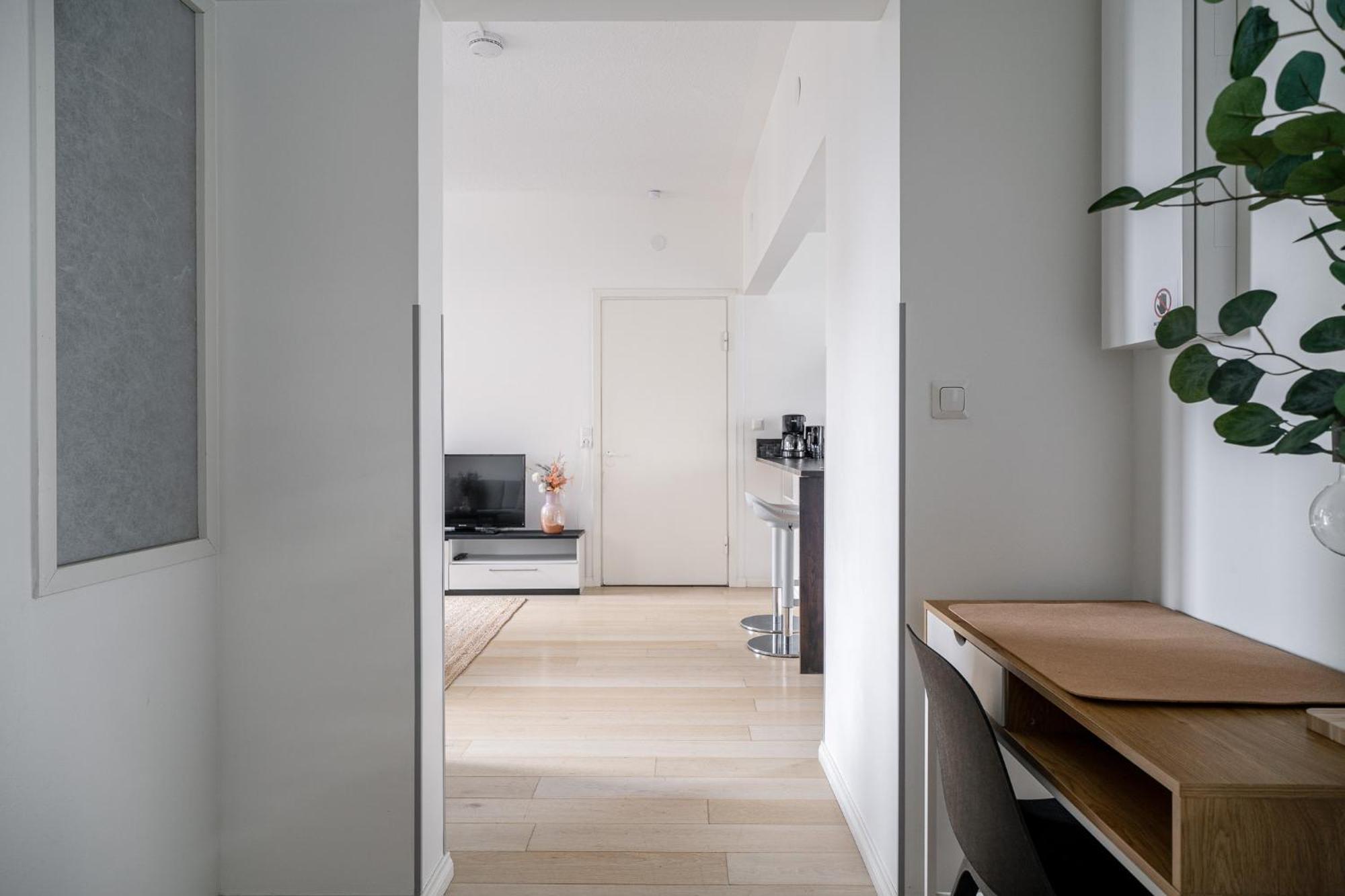 "Penthouse" - Renovated 1Br Apt With Sauna & 60M2 Private Terrace, Hosted By 2Ndhomes تامبير المظهر الخارجي الصورة